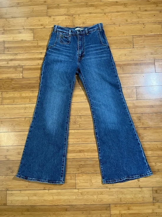 Levi's Ribcage Bell Flared Super High-Rise Jeans with Zipper Detail 70s Inspired - Picture 3 of 14